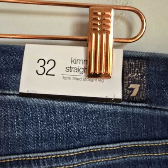 7 For All Mankind, New, Kimmie Straight Form Fitted Distressed Jeans, Size 32 - Picture 9 of 13